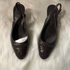 CHANEL Brown leather CHAIN CC Slingbacks Kitten Heel Shoes 38